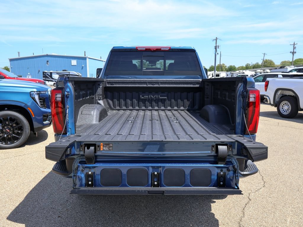New 2026 GMC Sierra 3500 Denali w/ Denali Reserve Package AWD/4WD image 5
