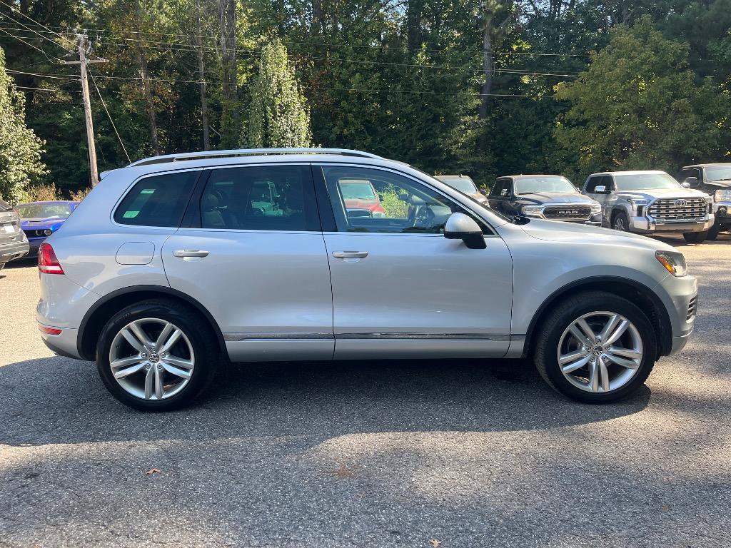 Used 2013 Volkswagen Touareg Executive AWD/4WD image 5
