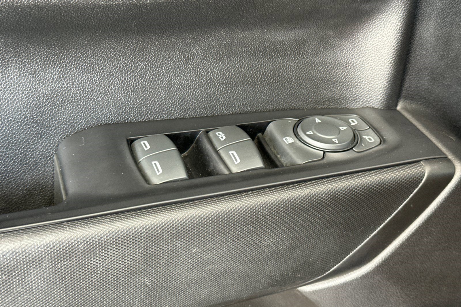 Used 2019 Chevrolet Silverado 1500 Custom Trail Boss w/ Custom Convenience Package AWD/4WD image 13