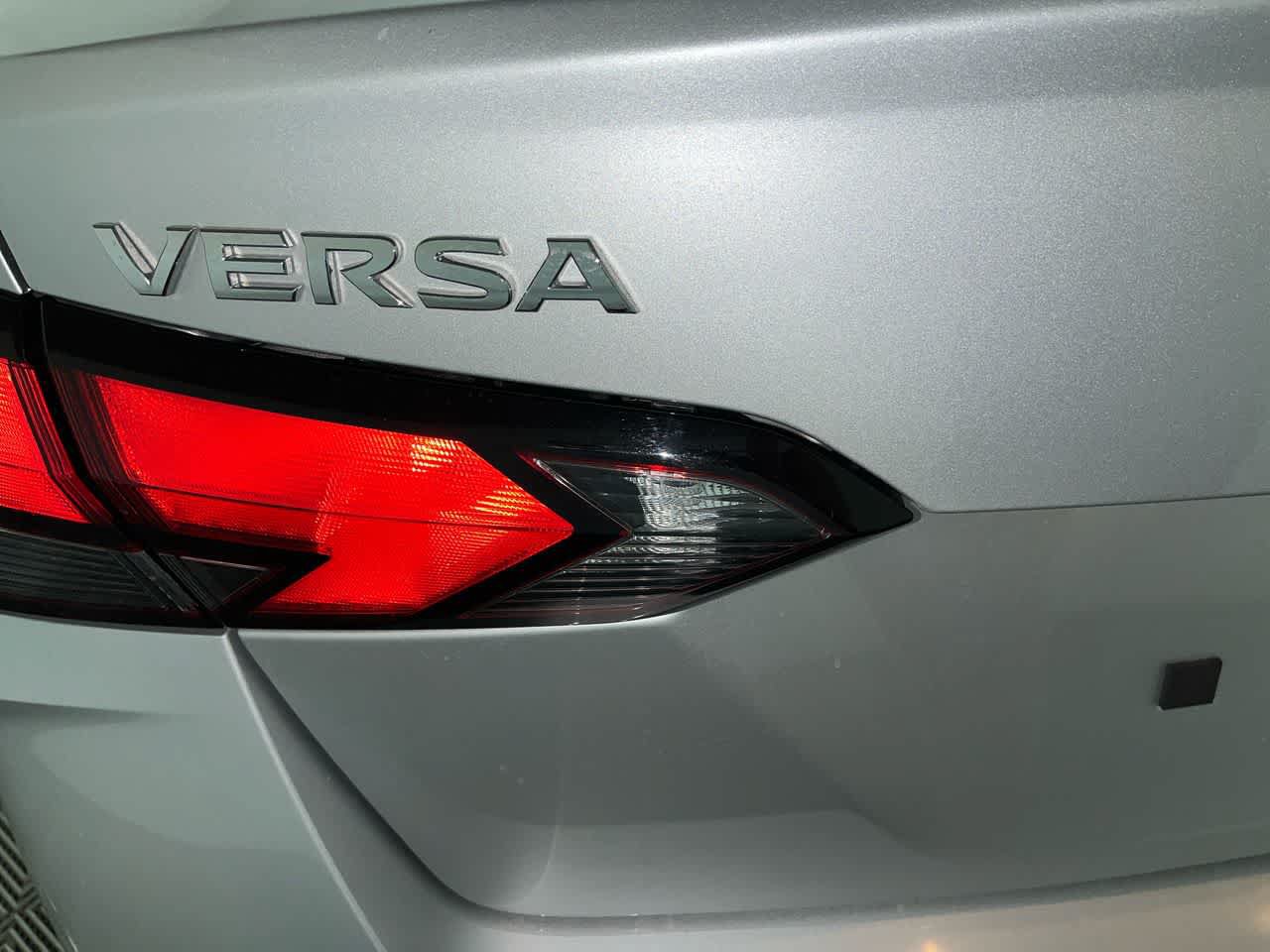Used 2025 Nissan Versa SV FWD image 11