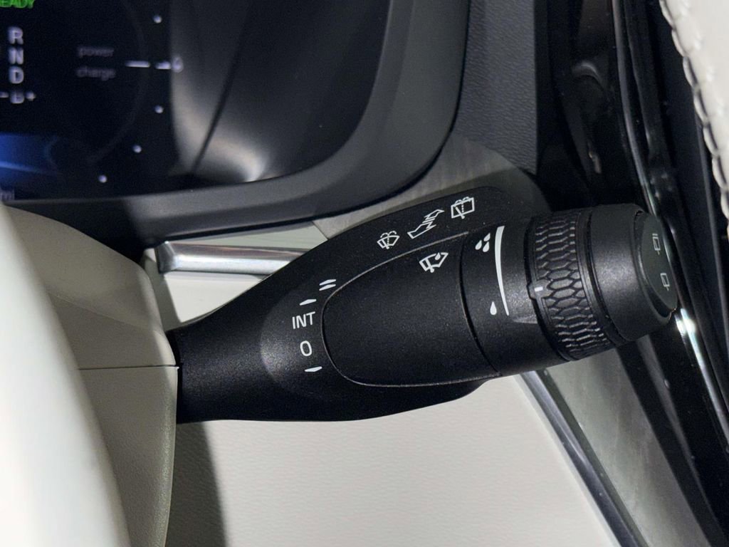 Used 2025 Volvo XC60 T8 Plus w/ Climate Package image 29