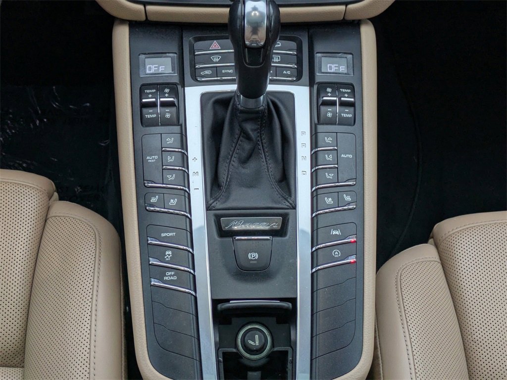 Used 2019 Porsche Macan Base w/ Premium Package Plus image 19