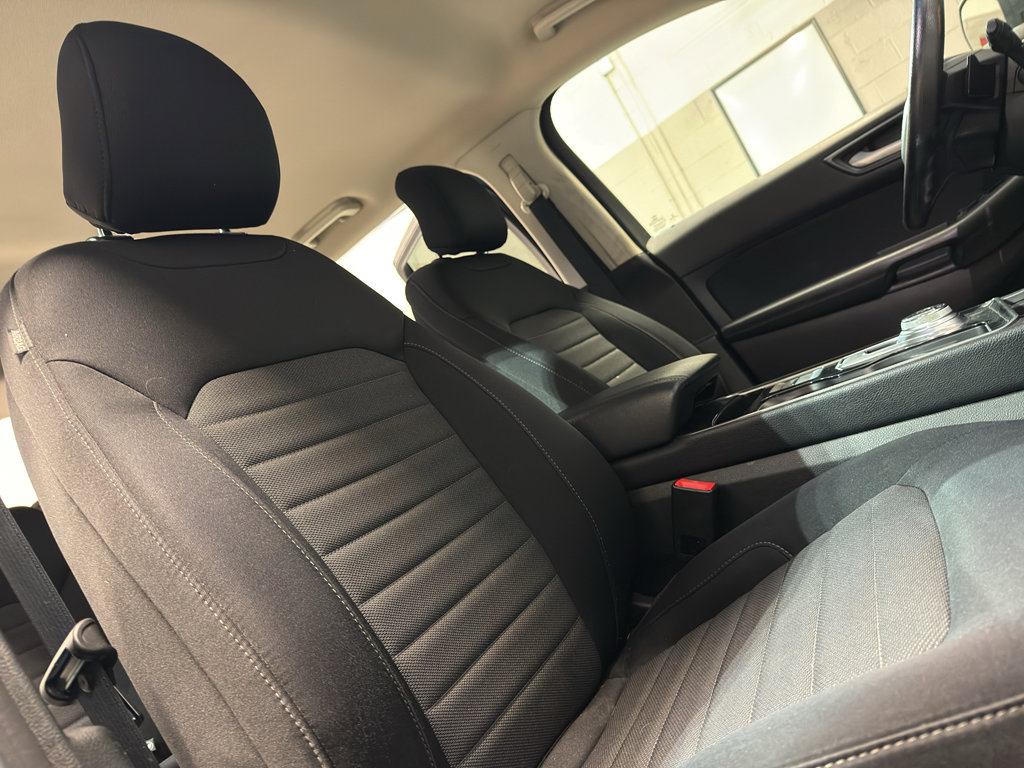 Used 2019 Ford Edge SE AWD/4WD image 21