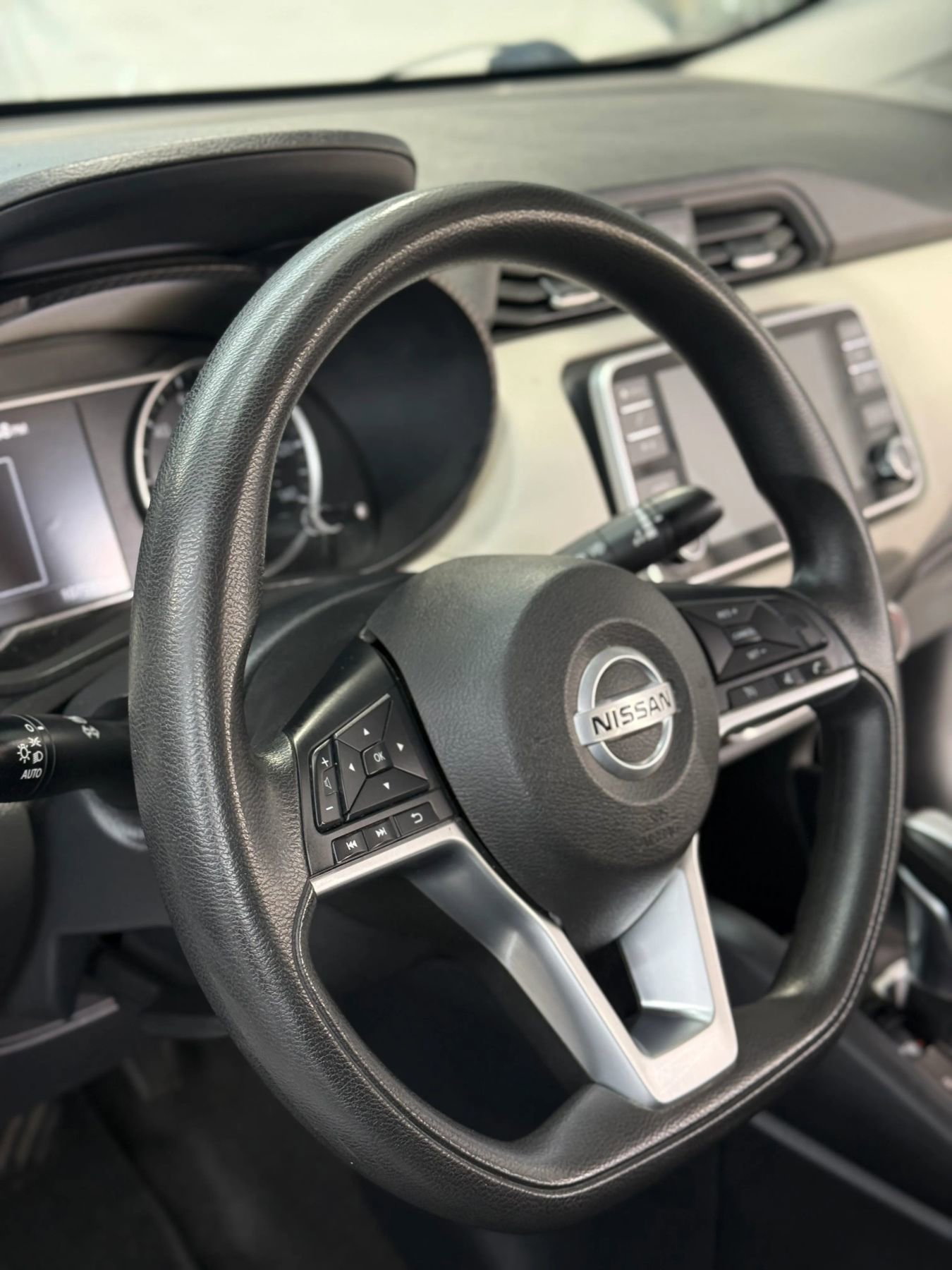 Used 2021 Nissan Versa SV FWD image 15