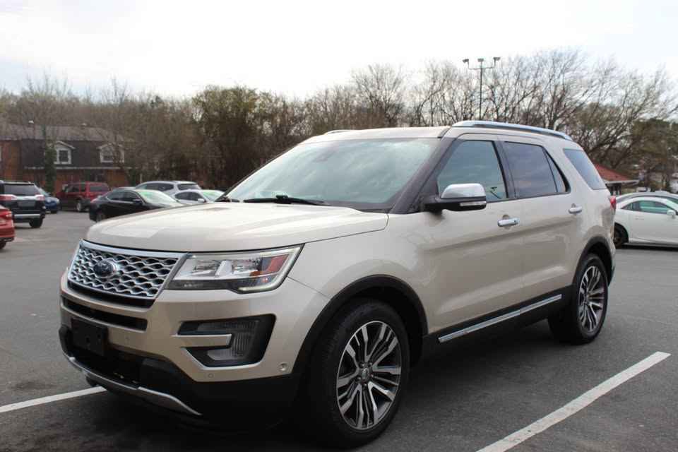 Used 2017 Ford Explorer Platinum AWD/4WD image 1