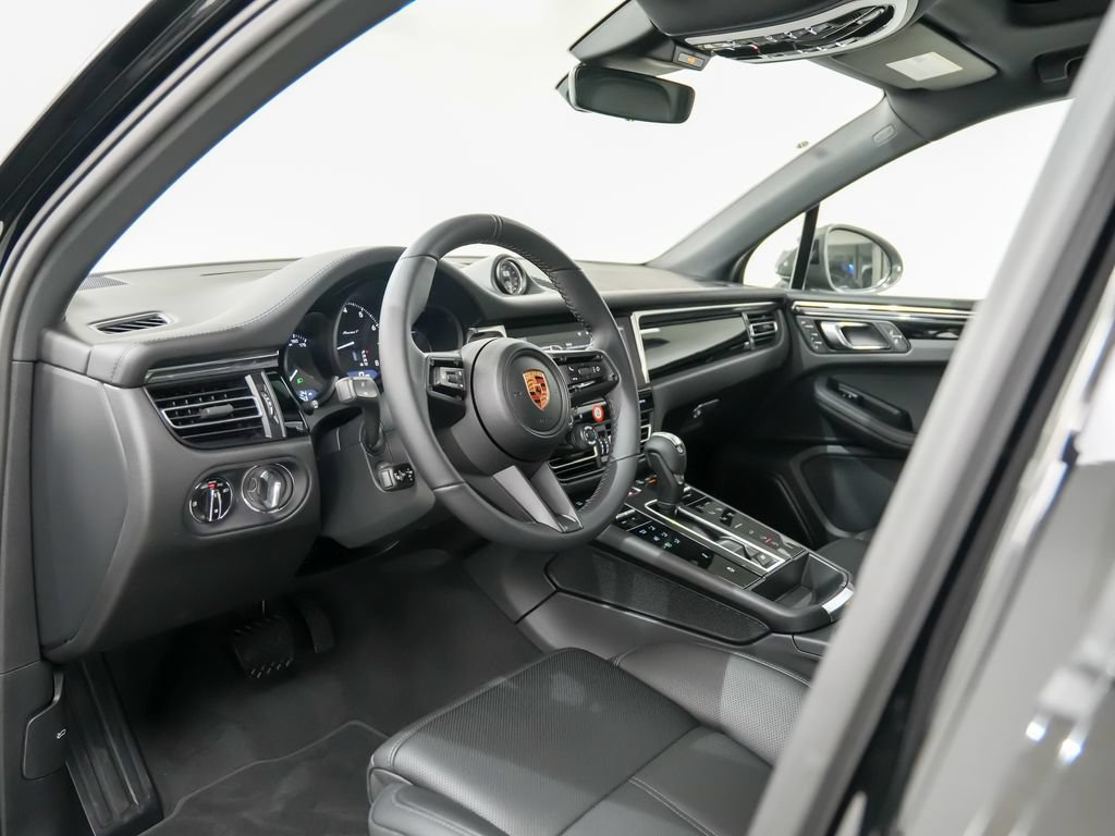 New 2026 Porsche Macan Turbo AWD/4WD image 4