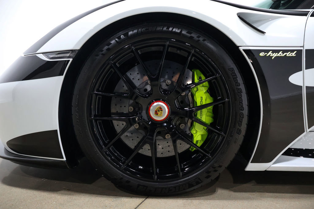 Used 2015 Porsche 918 Spyder image 29