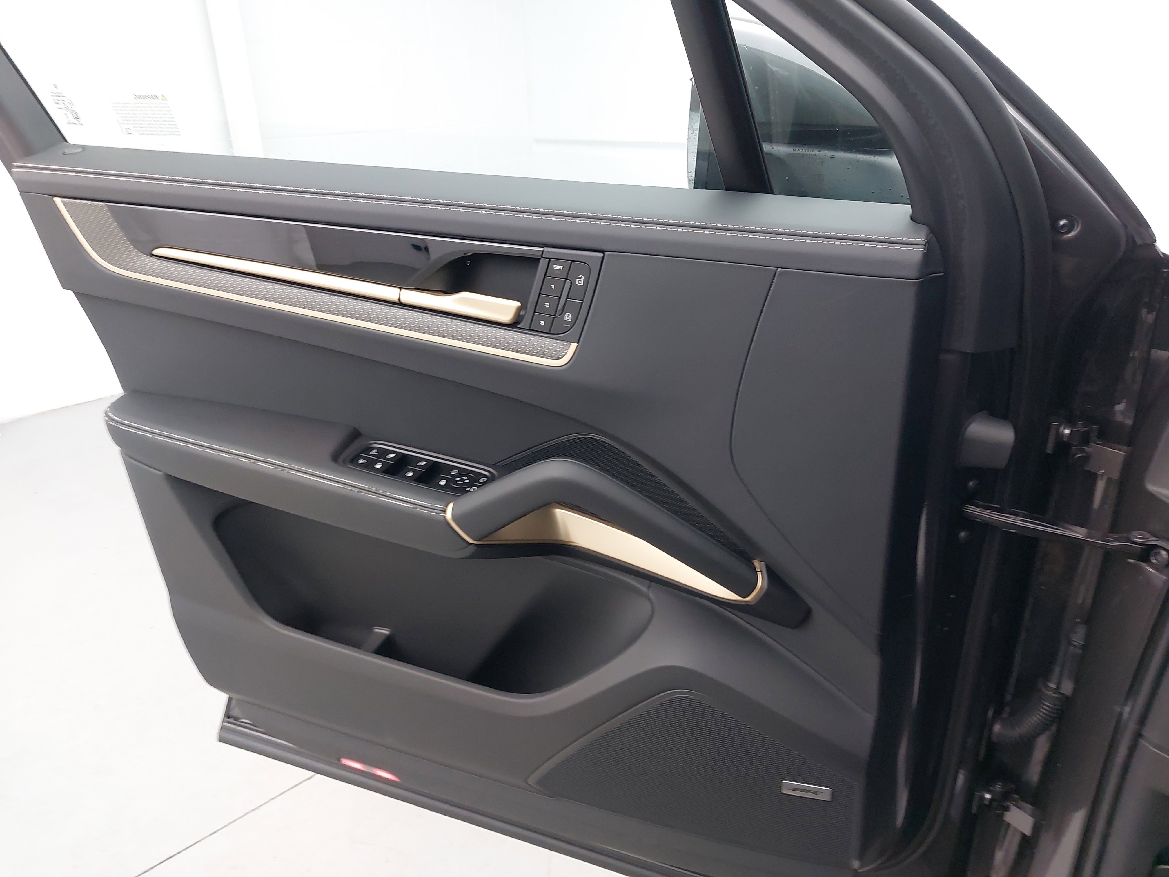 New 2025 Porsche Cayenne E-Hybrid image 29