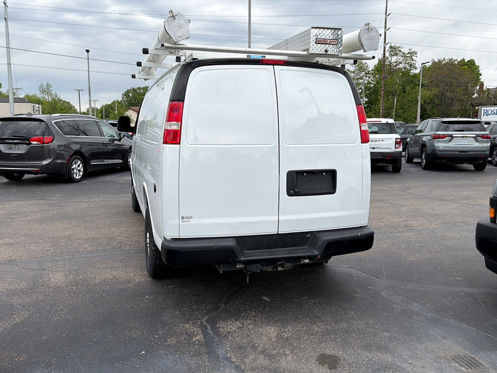 Used 2021 Chevrolet Express 2500 w/ Driver Convenience Package RWD image 12