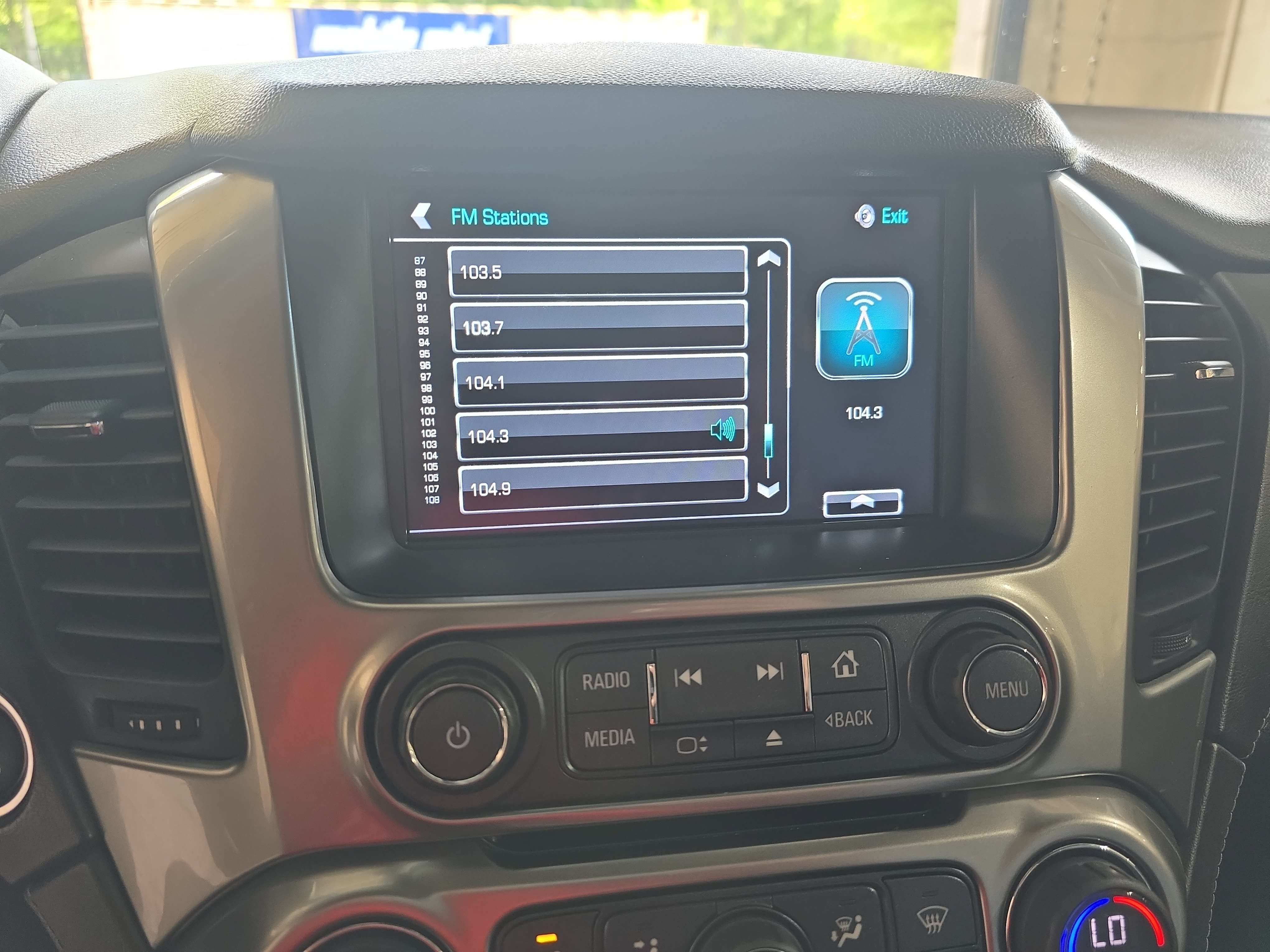 Used 2018 Chevrolet Tahoe Premier AWD/4WD image 21