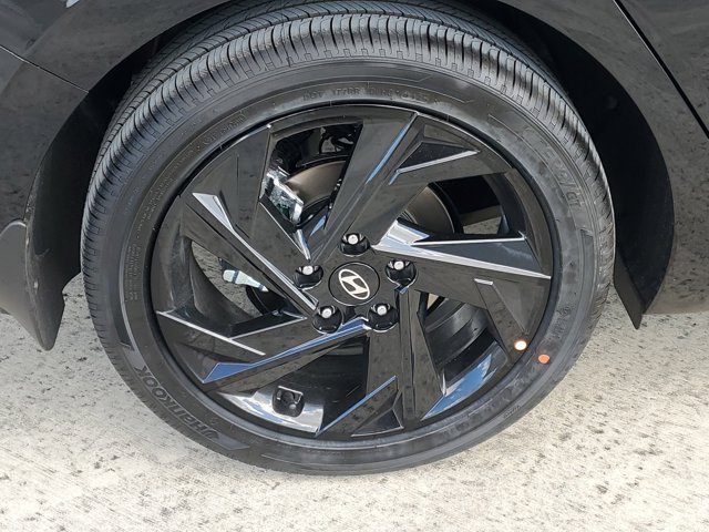 New 2026 Hyundai Elantra SEL Sport Premium FWD image 6