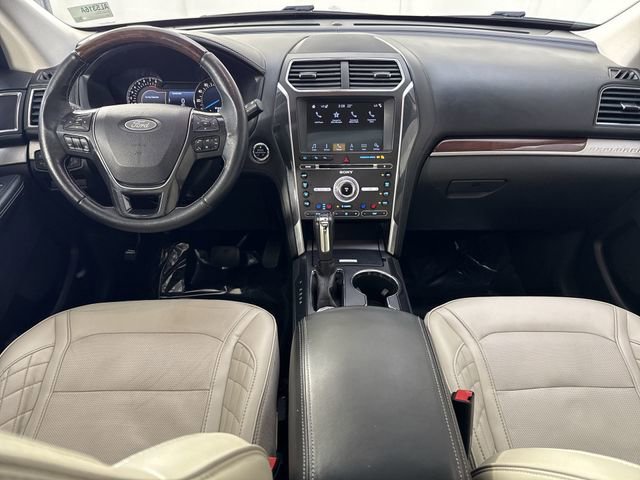 Used 2018 Ford Explorer Platinum AWD/4WD image 24