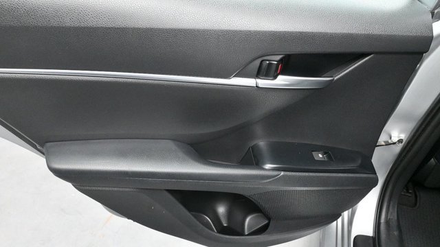 Used 2019 Toyota Camry SE FWD image 17