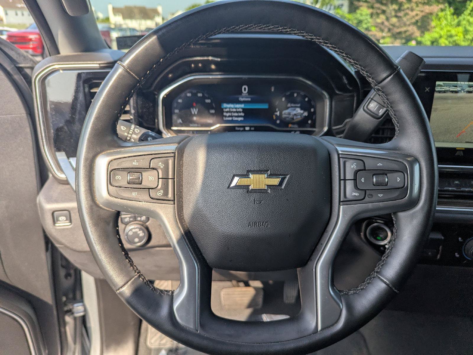 Used 2025 Chevrolet Silverado 1500 LT AWD/4WD image 18