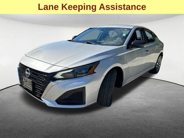 Used 2024 Nissan Altima 2.5 SV AWD/4WD image 5
