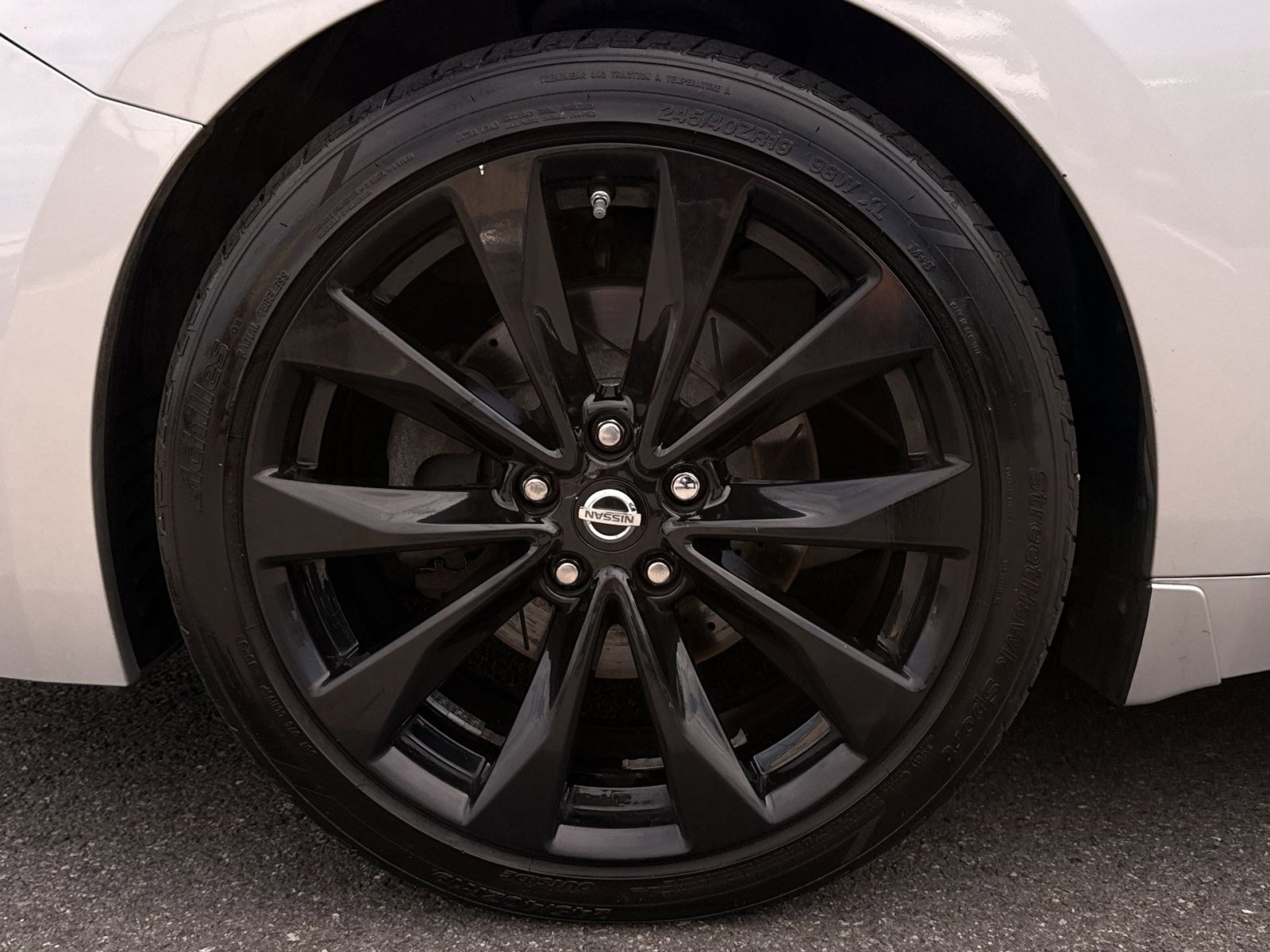 Used 2017 Nissan Maxima SR w/ Midnight Edition FWD image 12