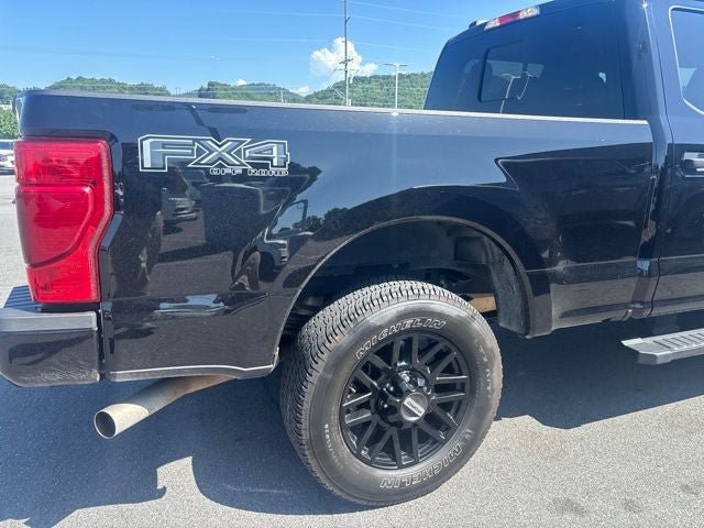 Used 2022 Ford F350 XLT w/ Black Appearance Package AWD/4WD image 12