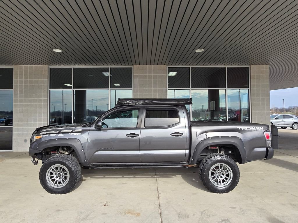 Used 2020 Toyota Tacoma TRD Off-Road AWD/4WD image 16