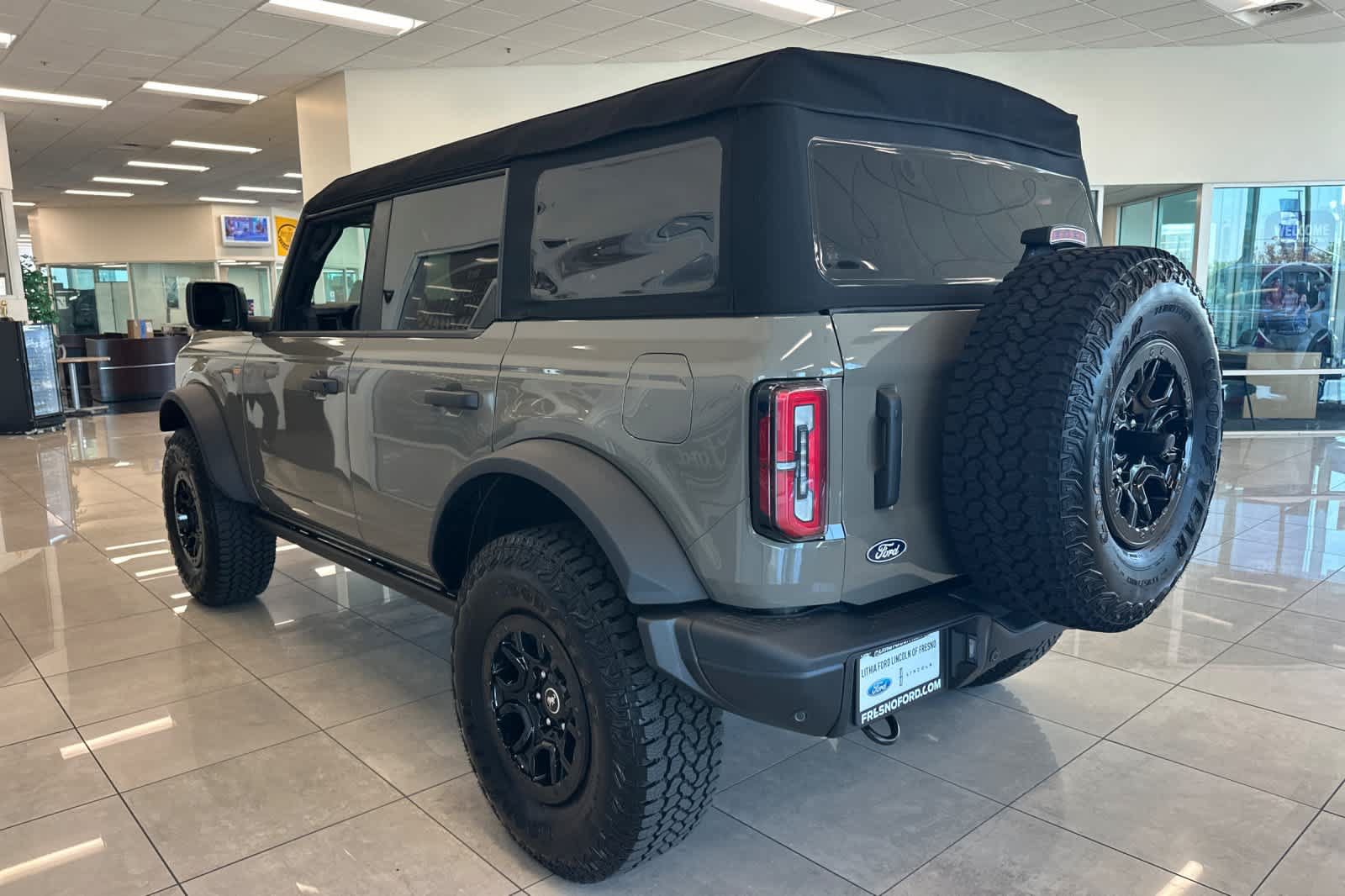New 2026 Ford Bronco Badlands w/ Wildtrak Package AWD/4WD image 6