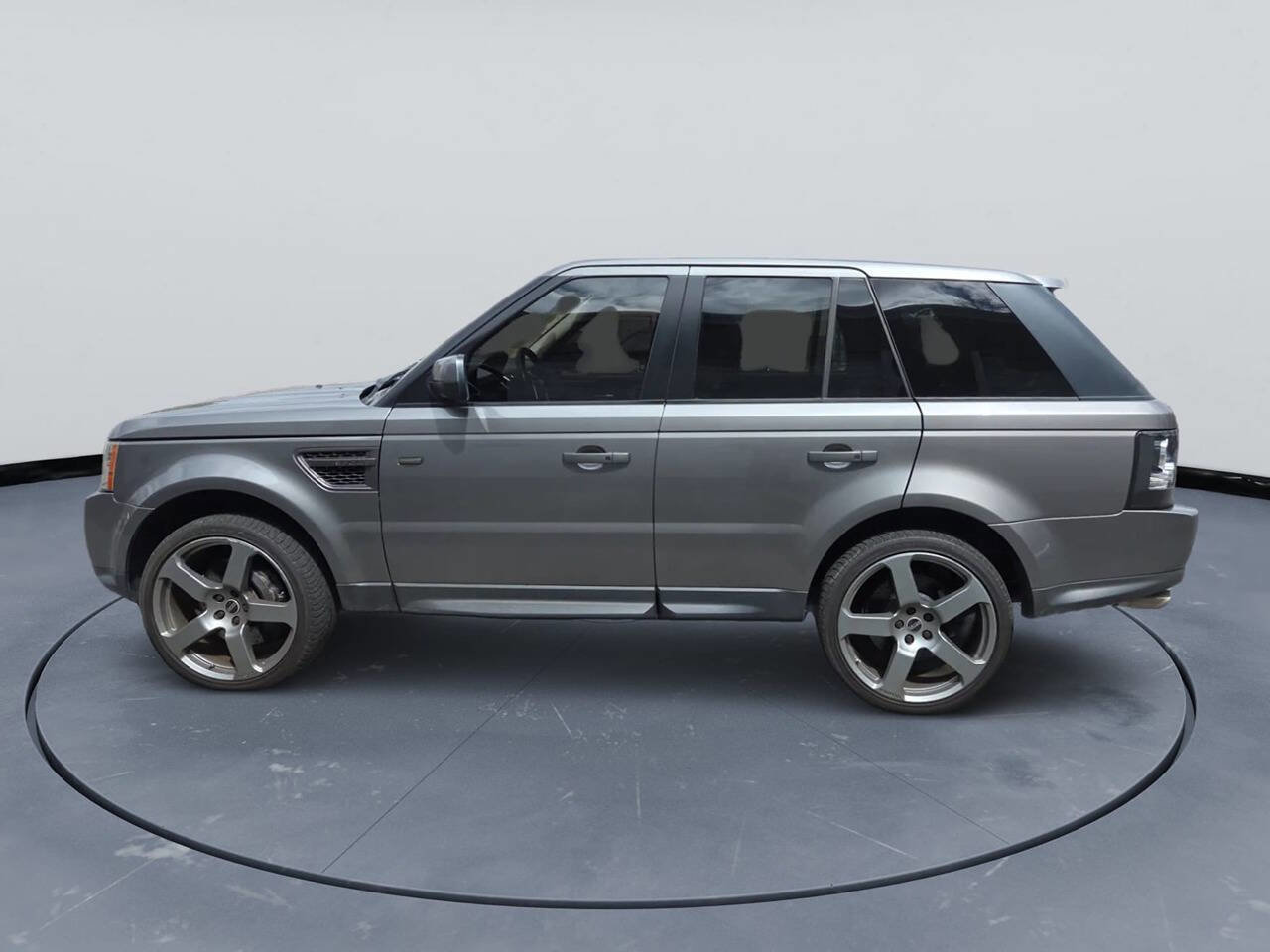 Used 2010 Land Rover Range Rover Sport Supercharged image 3