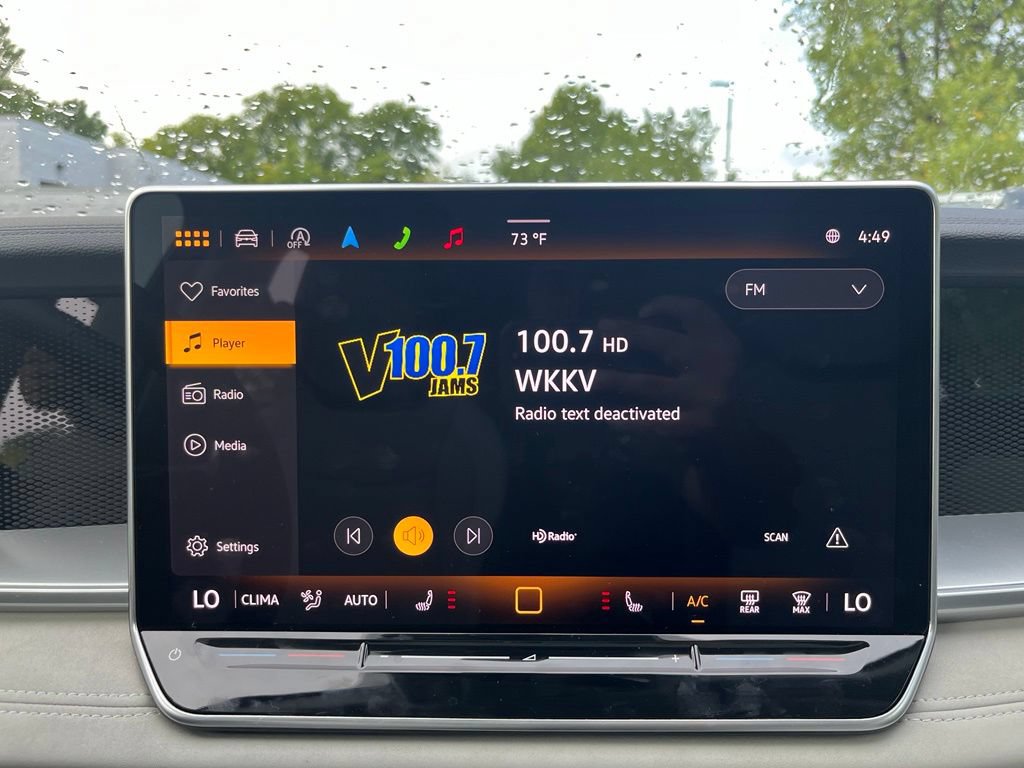 Certified 2025 Volkswagen Tiguan SE w/ Panoramic Sunroof Package AWD/4WD image 17