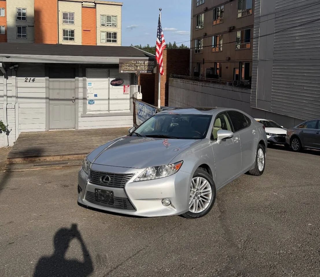 Used 2015 Lexus ES 350 w/ Premium Package FWD image 1