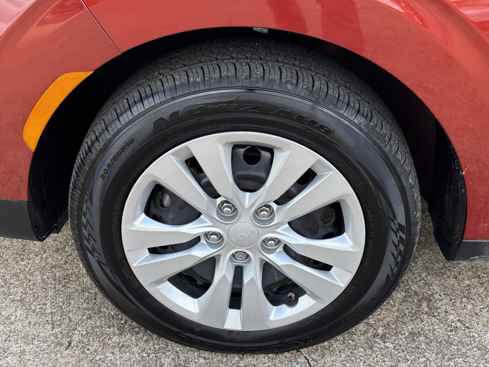 Used 2025 Kia Soul LX image 13