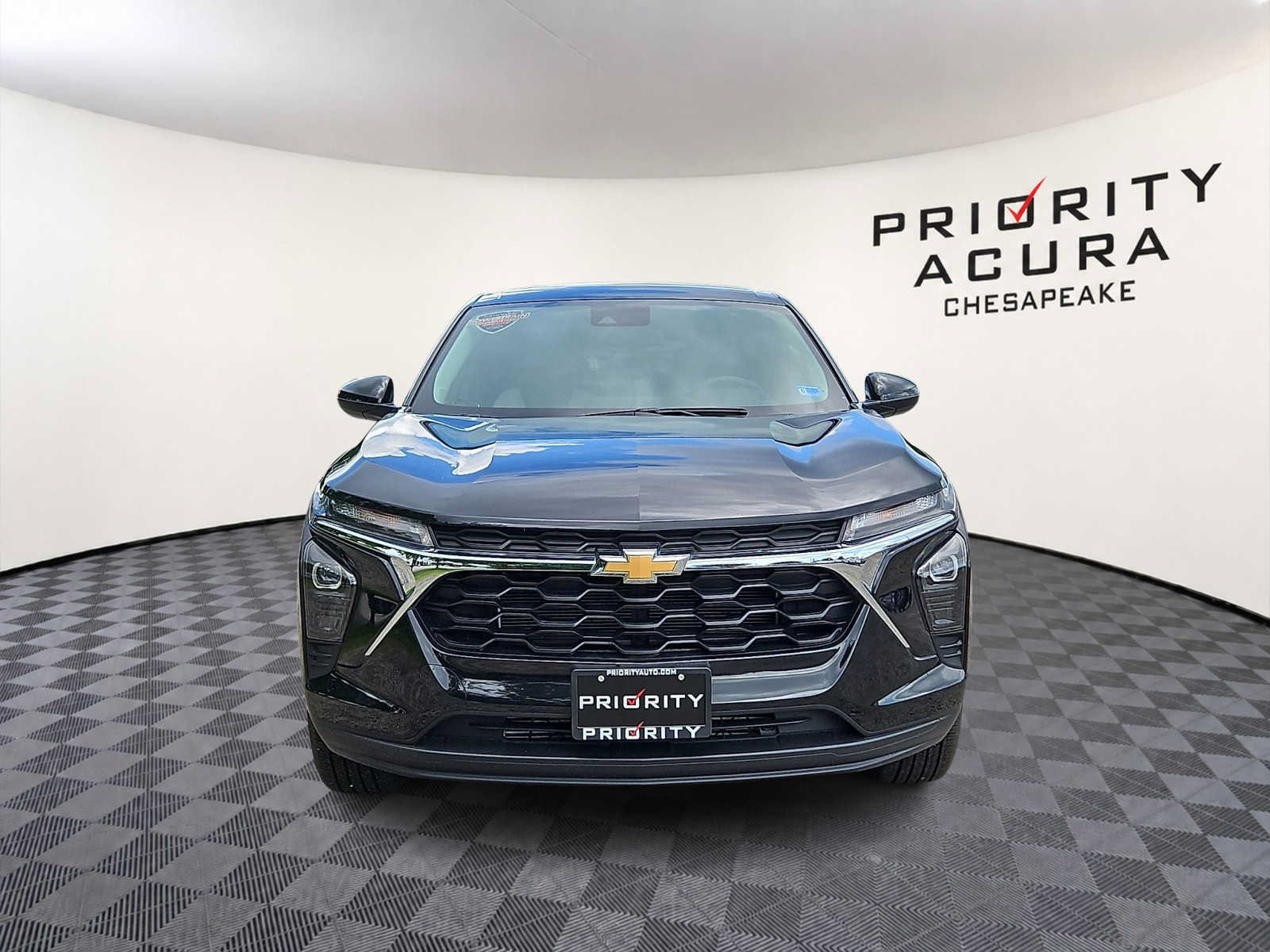 Used 2025 Chevrolet Trax LS w/ LS Convenience Package FWD image 2