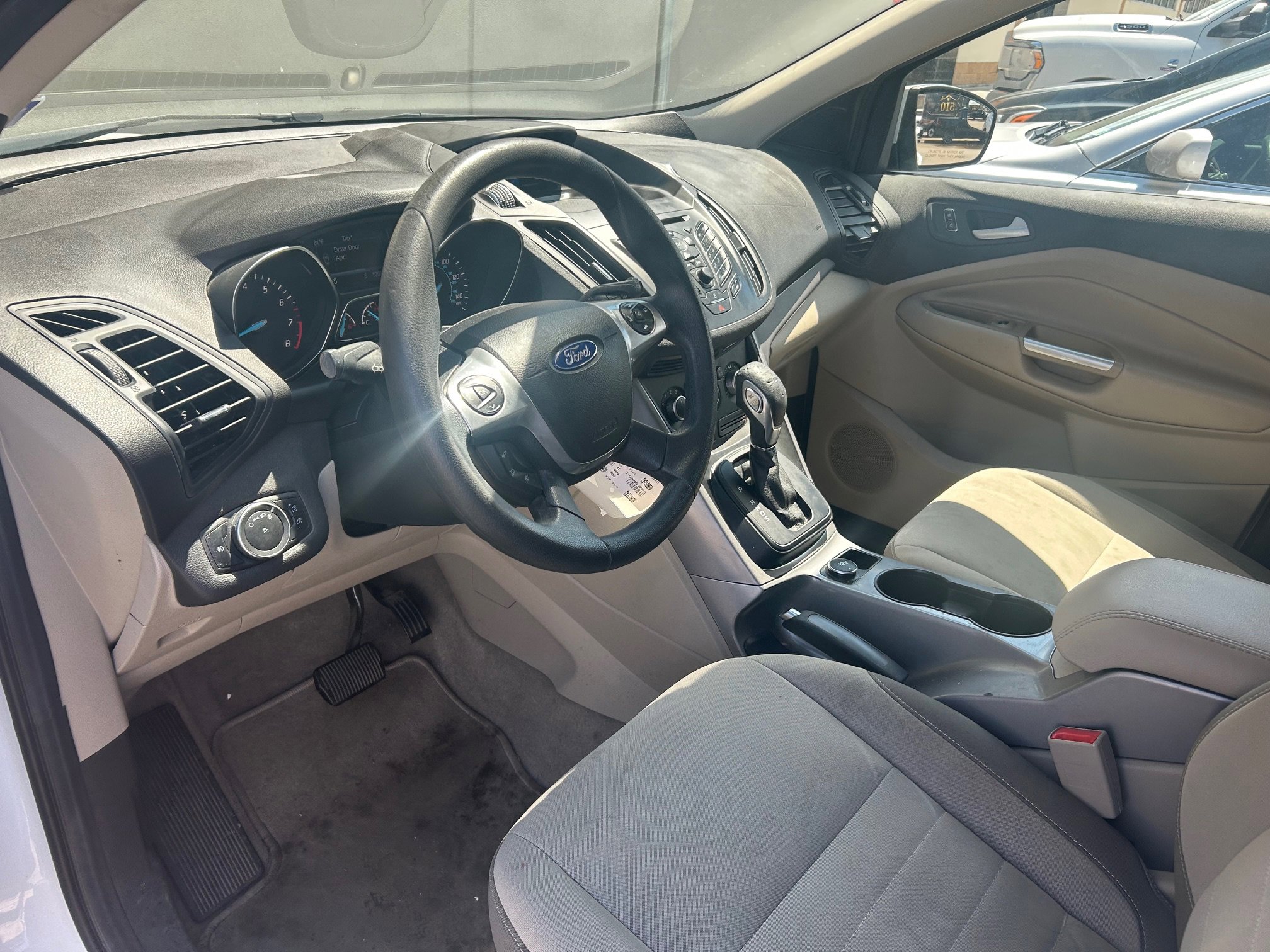 Used 2016 Ford Escape SE FWD image 2
