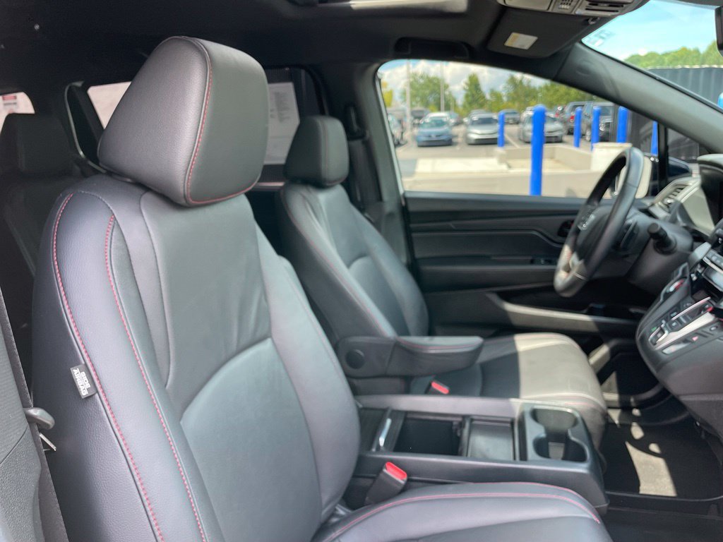 Certified 2024 Honda Odyssey Sport image 31