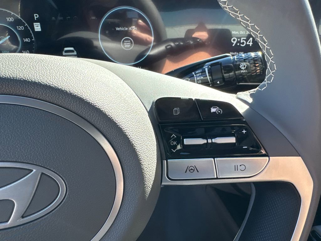 New 2025 Hyundai Elantra SEL image 15