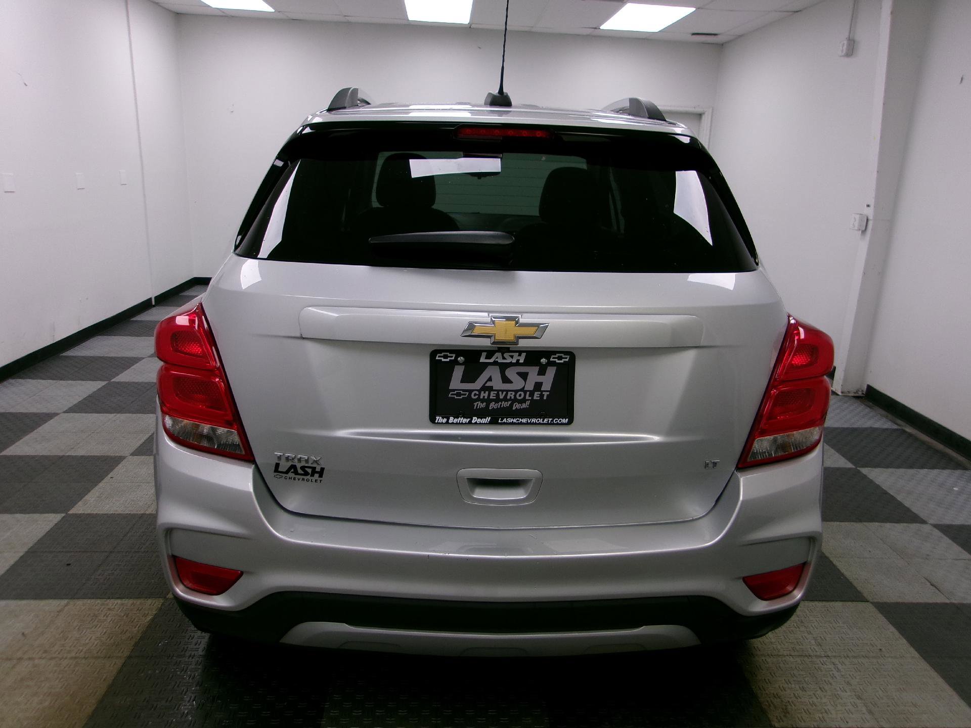 Used 2019 Chevrolet Trax LT w/ LT Convenience Package image 12