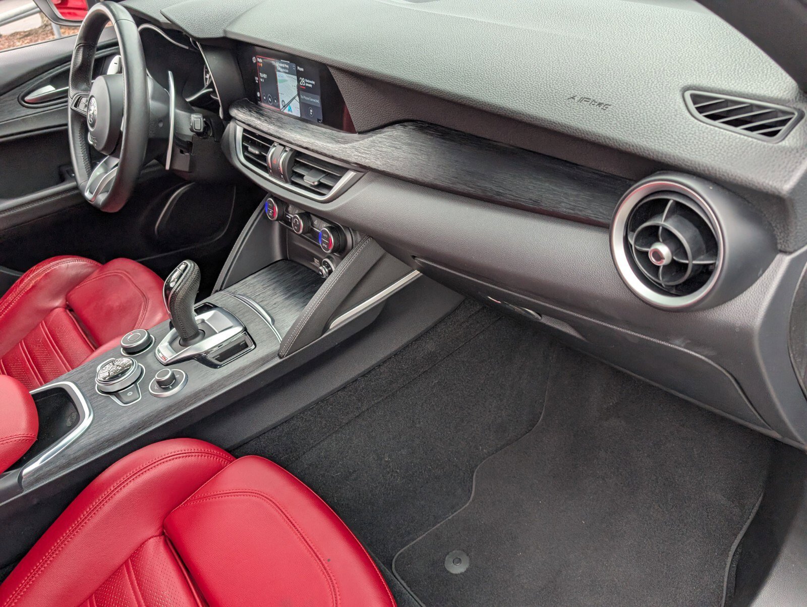 Used 2022 Alfa Romeo Stelvio Sprint image 20