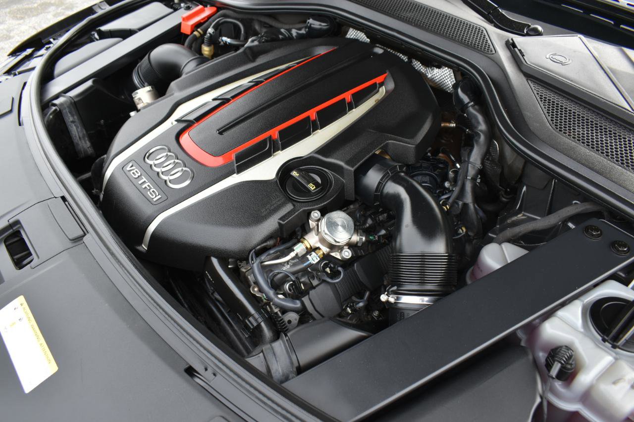 Used 2015 Audi S8 image 53