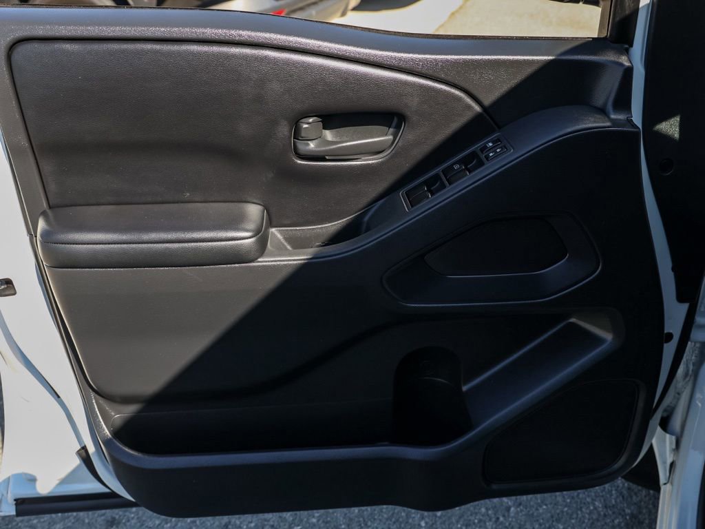 Used 2025 Nissan Frontier S RWD image 22