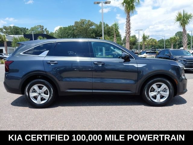 Certified 2024 Kia Sorento LX FWD image 4