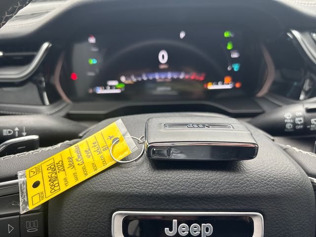 Used 2023 Jeep Grand Cherokee 30th Anniversary AWD/4WD image 30