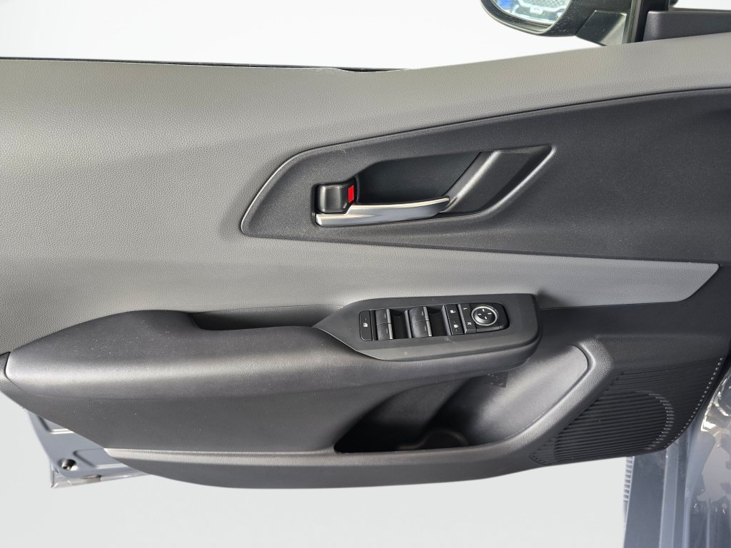 Used 2025 Toyota Prius XLE AWD/4WD image 33