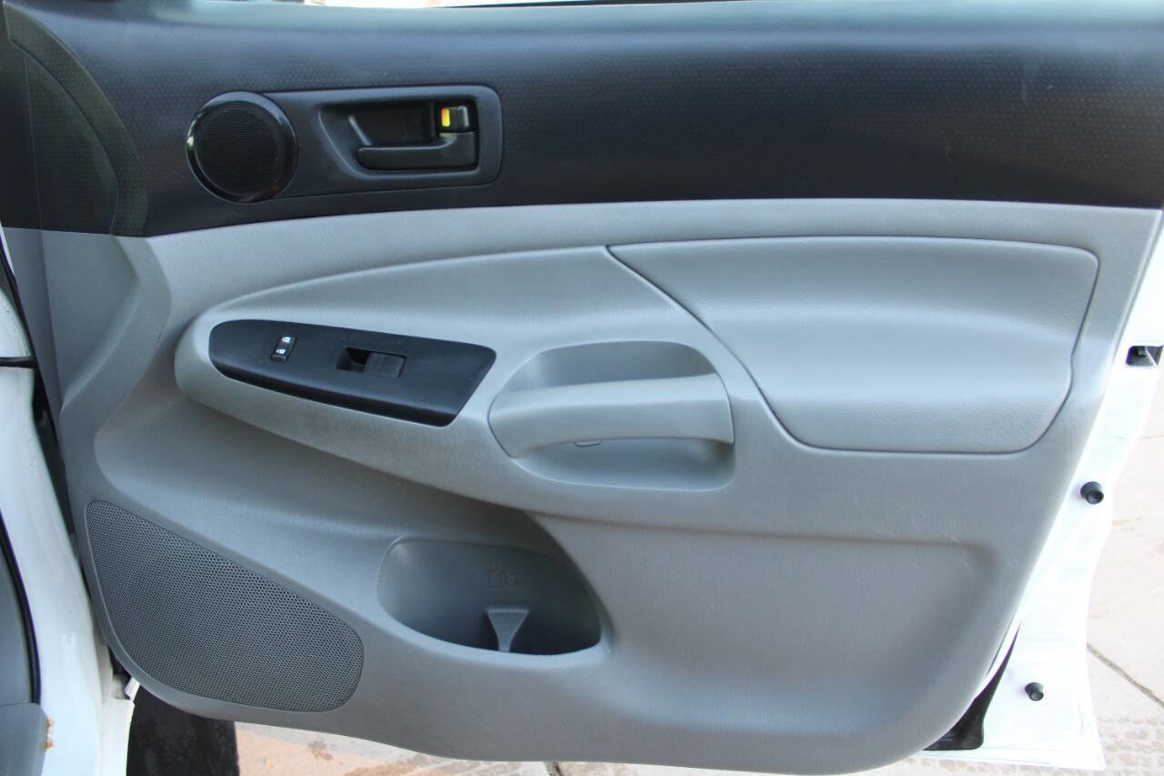 Used 2013 Toyota Tacoma 4x4 Access Cab w/ Convenience Pkg image 6