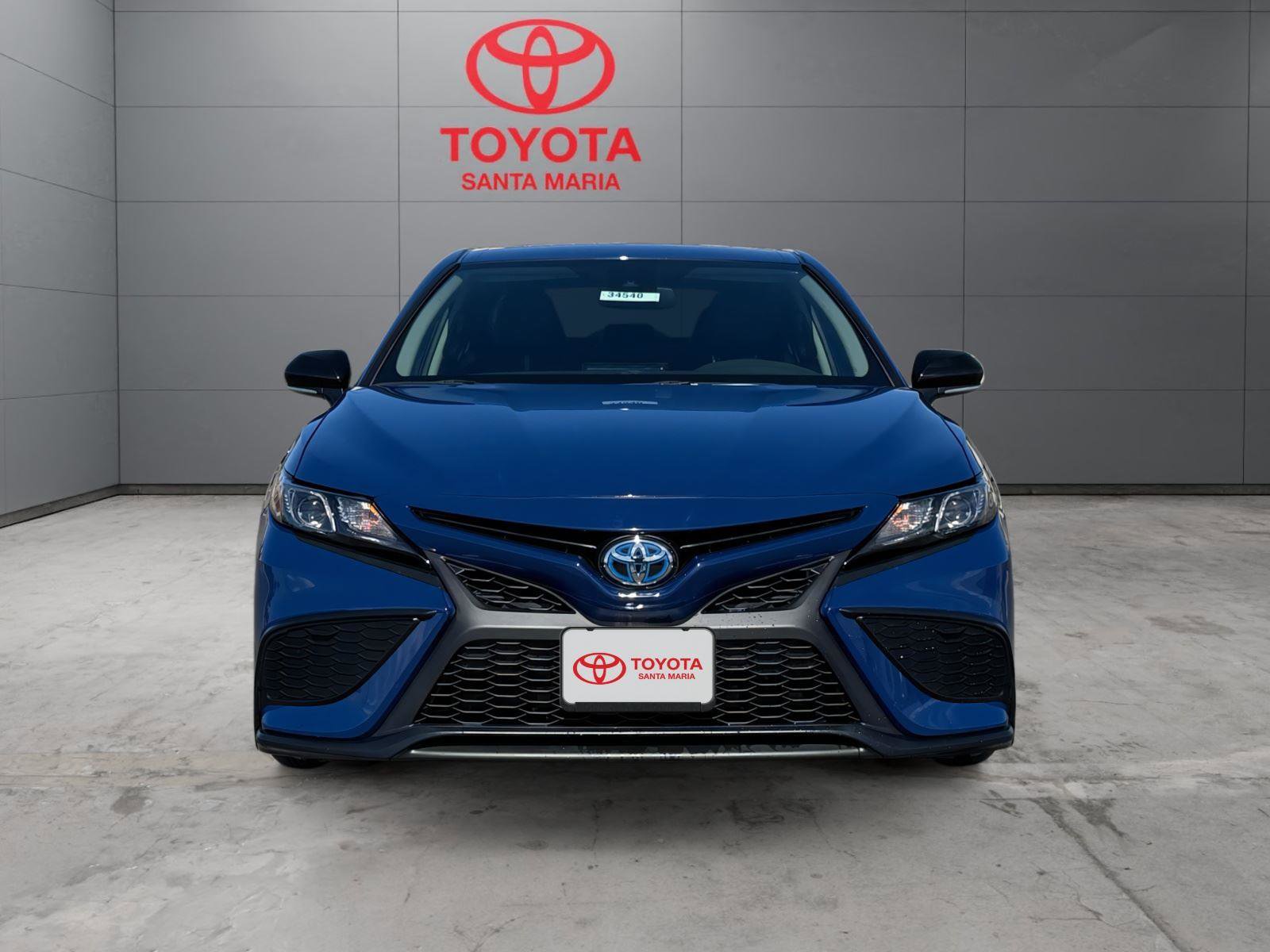 Used 2024 Toyota Camry SE w/ Convenience Package FWD image 3