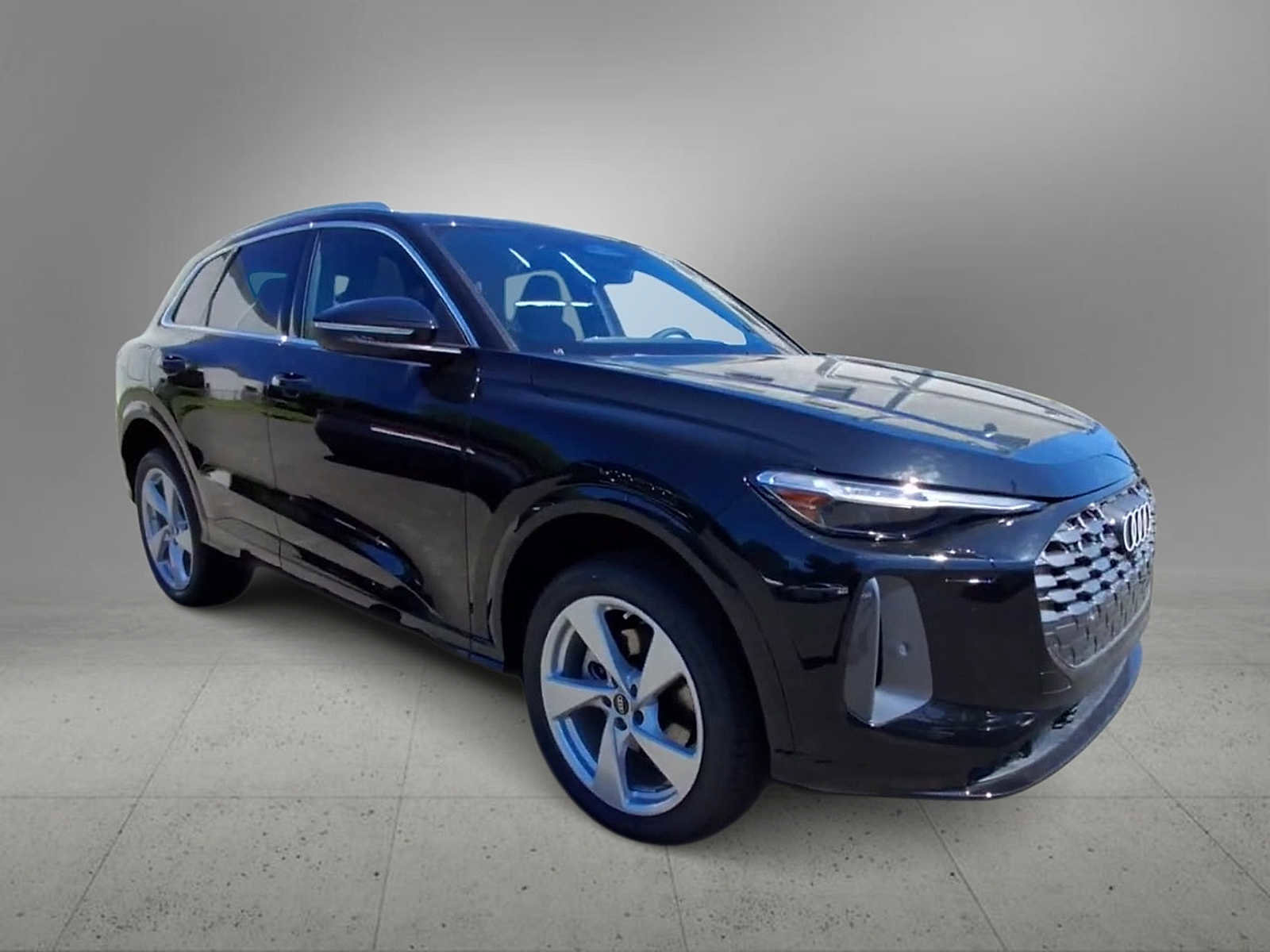 New 2025 Audi Q5 Premium Plus image 2