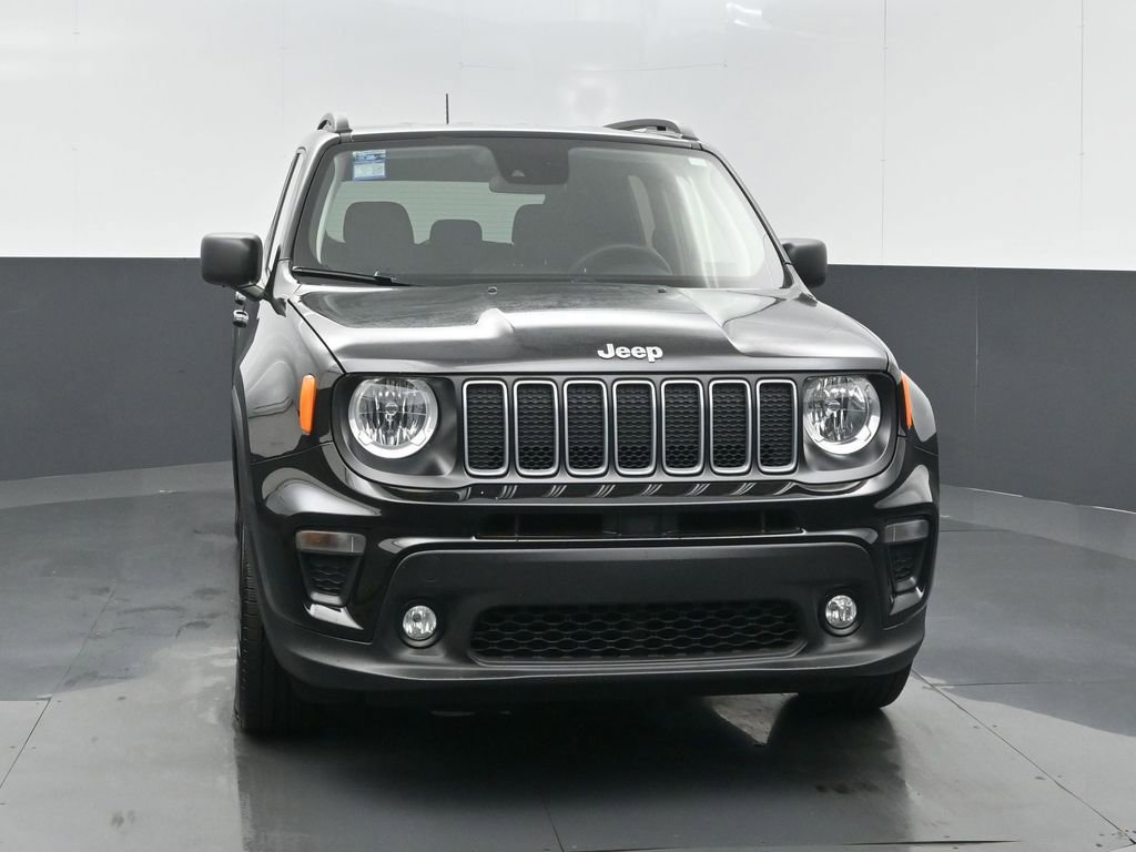 Used 2022 Jeep Renegade Latitude AWD/4WD image 4