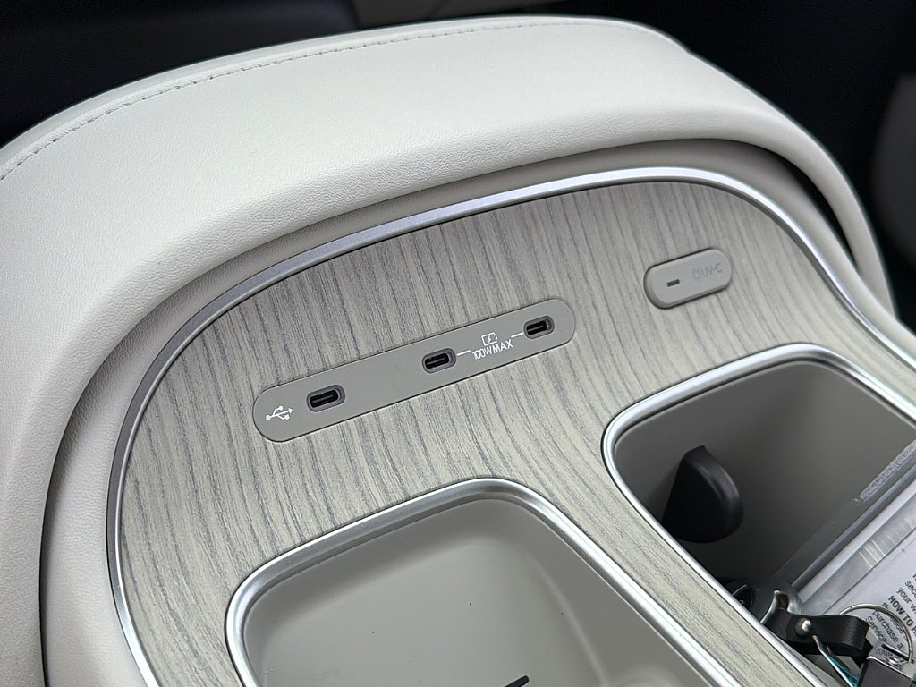 Certified 2026 Hyundai Palisade Calligraphy AWD/4WD image 16