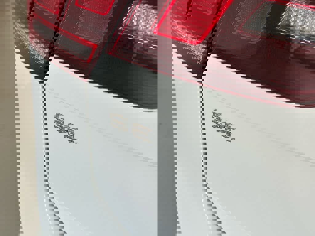 Certified 2023 Volkswagen Tiguan SE R-Line image 18