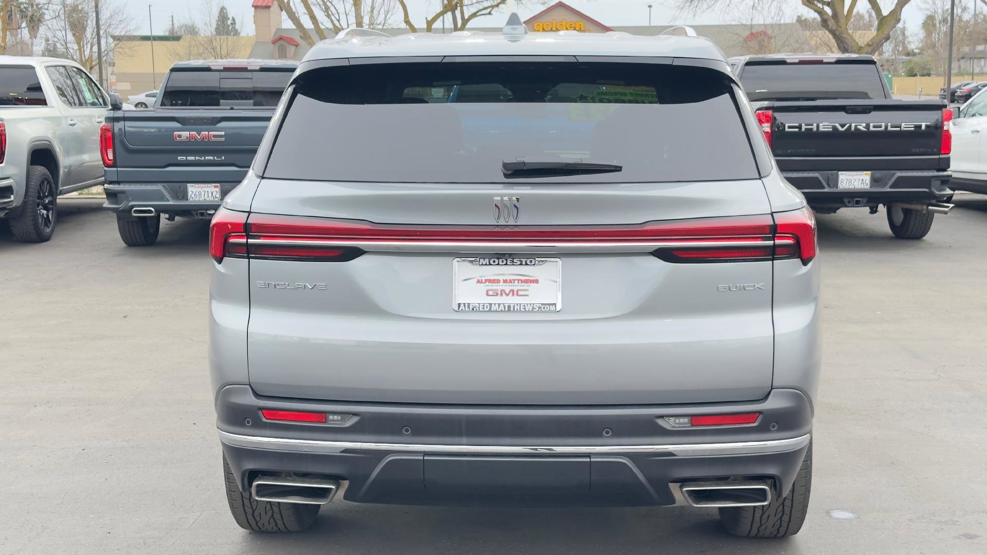 Used 2025 Buick Enclave Preferred image 6