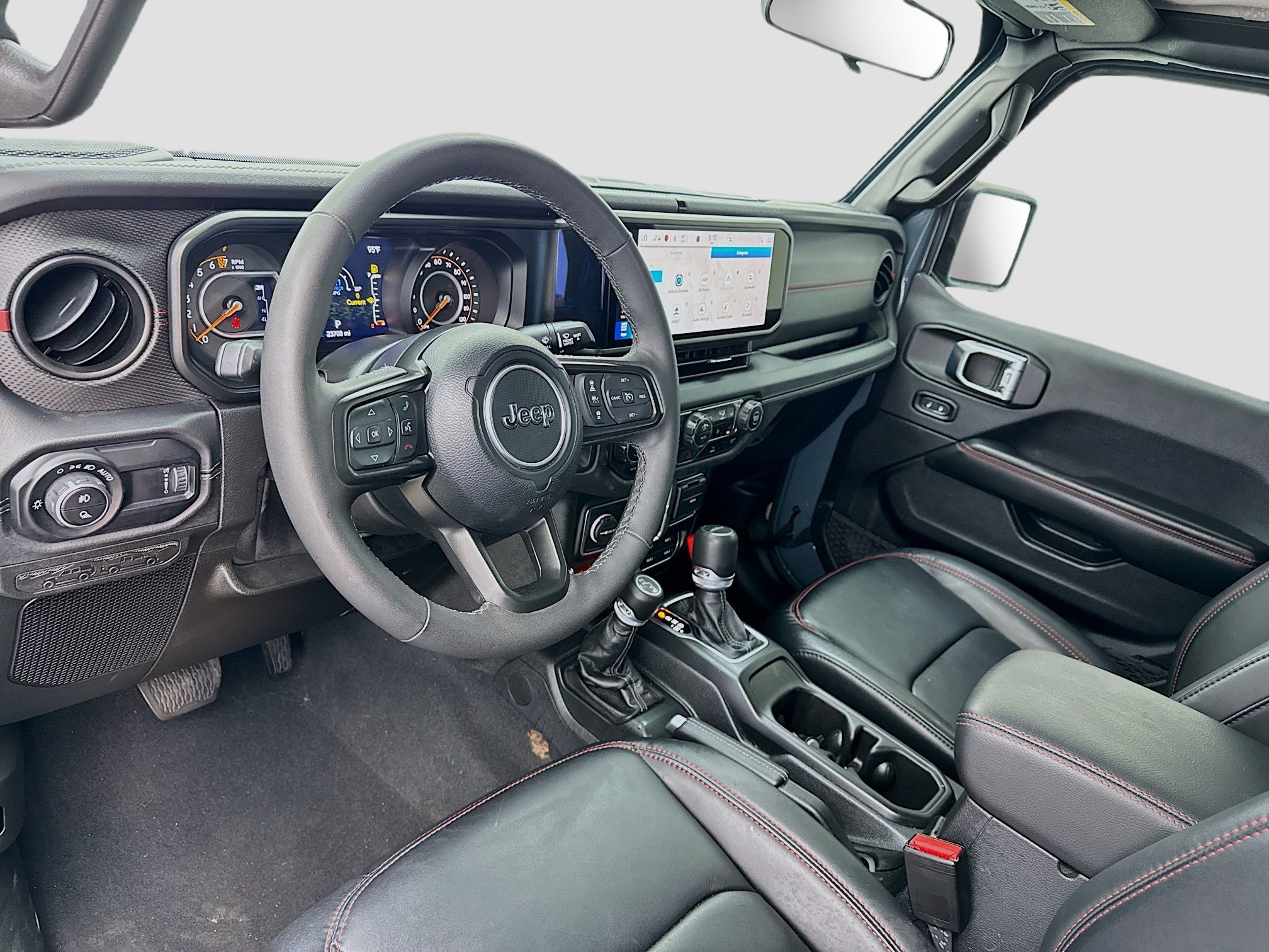 Used 2025 Jeep Gladiator Rubicon w/ Convenience Group AWD/4WD image 7