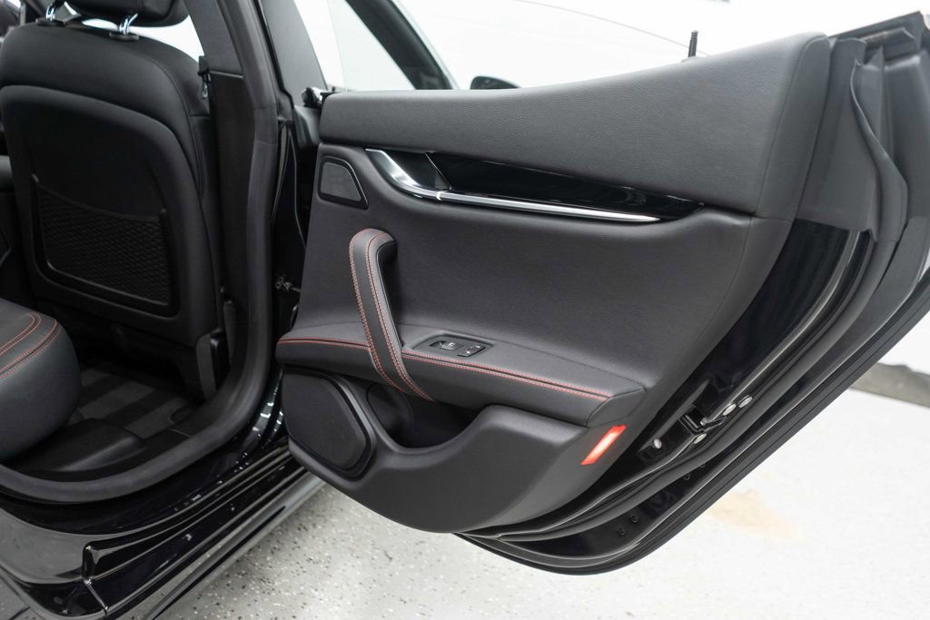Used 2022 Maserati Ghibli Modena Q4 image 27