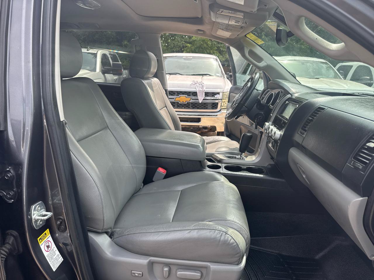Used 2015 Toyota Sequoia SR5 w/ Premium Package AWD/4WD image 17