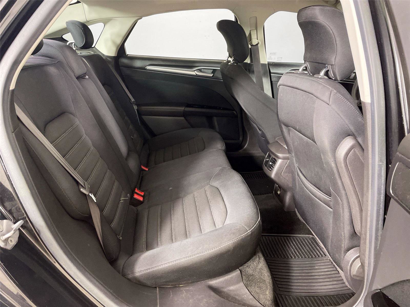 Used 2013 Ford Fusion SE FWD image 23