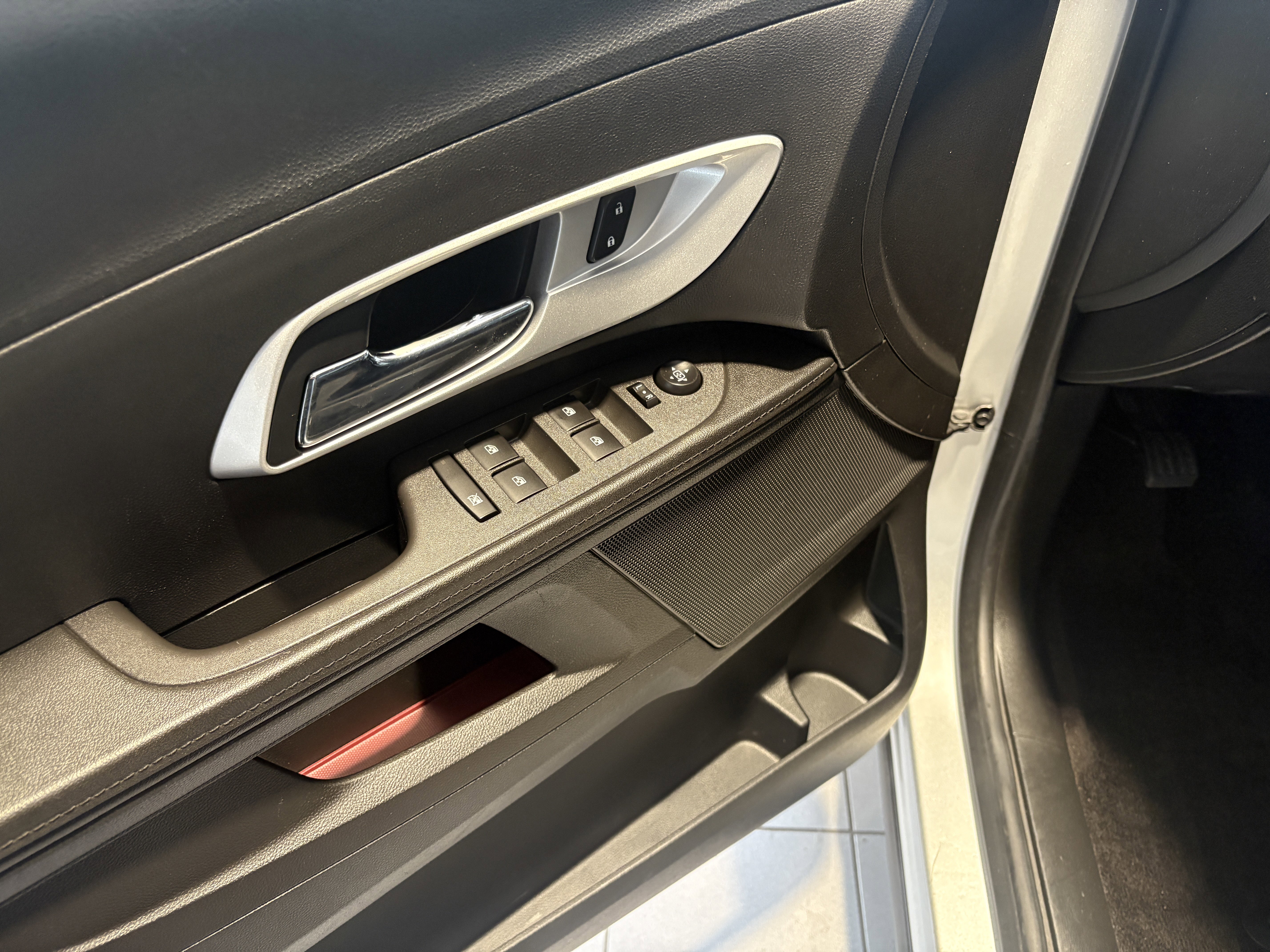 Used 2016 Chevrolet Equinox LT w/ Convenience Package image 7